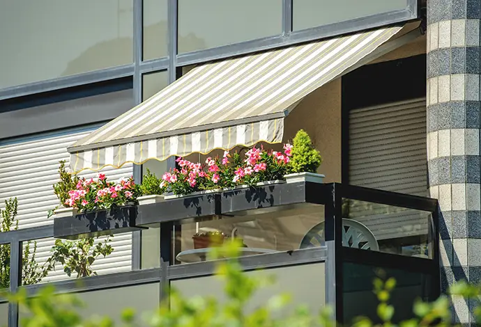 Retractable Awnings for Easy Sun Control in Clinton County